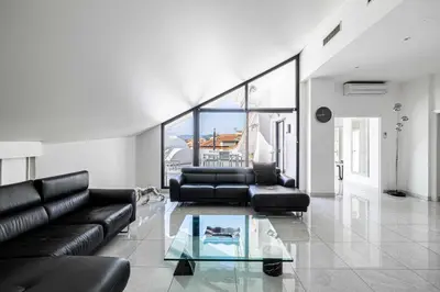 Coin salon dans l'établissement Luxury Penthouse 120mÂ² in the heart of Cannes