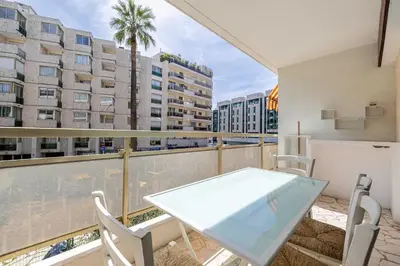 Balcon ou terrasse dans l'établissement Charming studio near the Croisette