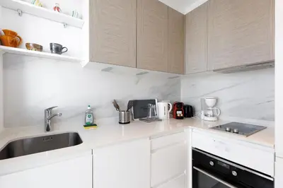 Cuisine ou kitchenette dans l'établissement Immogroom - Studio - Sea View - AC