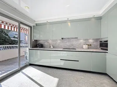 Cuisine ou kitchenette dans l'établissement Rue d'Antibes Victoria 2 rooms terrace - 2ES
