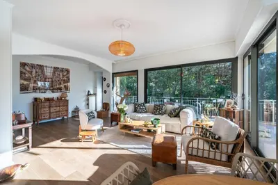 Coin salon dans l'établissement COZYSTAY 1827 - Magnifique 3 pièces avec grand terrasse privative