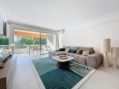 Coin salon dans l'établissement Cannes - Magnifique 4 pièces terrasse au calme à deux pas de la rue d'Antibes