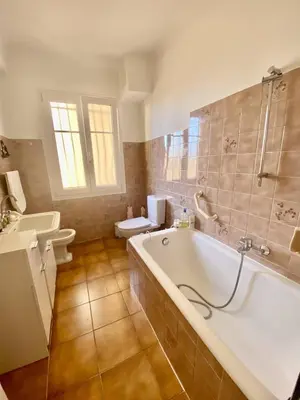 Salle de bains dans l'établissement Cannes proche Croisette - 2 pièces lumineux