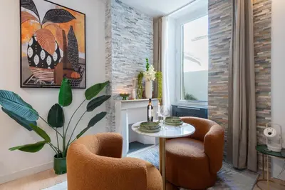 Coin salon dans l'établissement Studio design au centre de Cannes proche Croisette climatisé