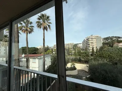 Balcon ou terrasse dans l'établissement Spacious 2-bedroom sea view with parking in Palm Beach