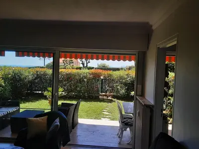 Jardin de l'établissement Beau T2 Piscine Parking privé Aperçu Mer