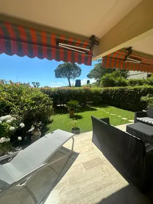 Jardin de l'établissement Beau T2 Piscine Parking privé Aperçu Mer