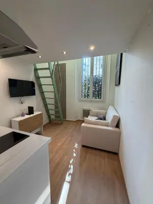 Télévision ou salle de divertissement dans l'établissement Studio Moderne à 10 min à pied Palais & Plages