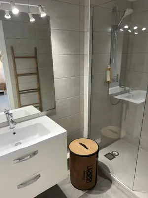 Salle de bains dans l'établissement Eden Parc Tamaris 2