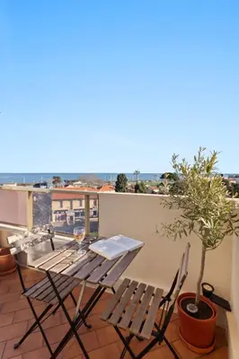 Balcon ou terrasse dans l'établissement Le Rooftop - Jacuzzi - Mer - Terrasse 180 - Parking