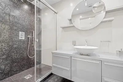 Salle de bains dans l'établissement REF 2052 - Location saisonnière Appartement de prestige sur la Croisette