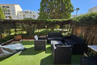 Jardin de l'établissement Studio Lumineux avec Terrasse à Cannes