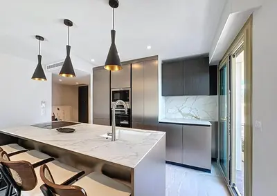 Cuisine ou kitchenette dans l'établissement New Modern rooftop 2 ch 4 peoples Clim Wifi