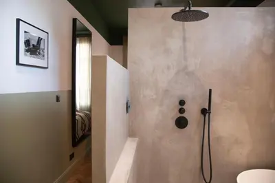 Salle de bains dans l'établissement Bright 1920s Apartment - 2 Mins to Beach & Station