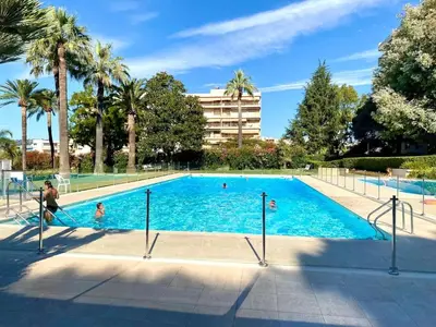 Piscine de l'établissement Le Petit Eden Piscine, Tennis, Ping Pong ou située à proximité