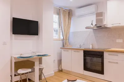Cuisine ou kitchenette dans l'établissement Azur Loft Beauséjour Heart of Cannes