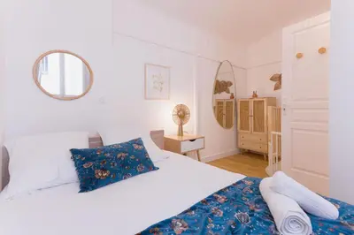 Un ou plusieurs lits dans un hébergement de l'établissement Azur Loft Beauséjour Heart of Cannes