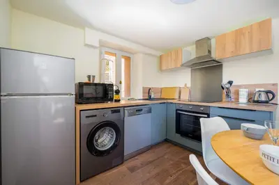 Cuisine ou kitchenette dans l'établissement LX235 Lumineux T2 au cœur du village provençal, 4P
