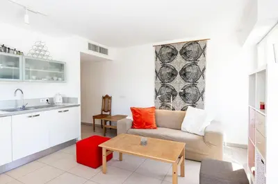 Cuisine ou kitchenette dans l'établissement La Belle Antibes - Two bedroom