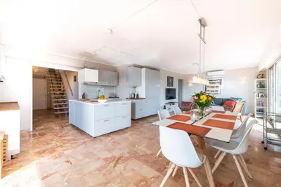 Cuisine ou kitchenette dans l'établissement Three bedrooms with rooftop terrace in JLP