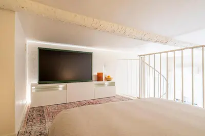 Un ou plusieurs lits dans un hébergement de l'établissement Old Town Studio with Balcony and AC - Beaches and Nightlife