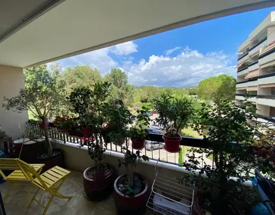 Vue générale sur la montagne ou vue sur la montagne depuis l'appartement