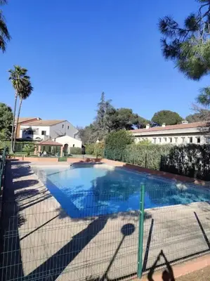 Piscine de l'établissement Appartement avec piscine à Villeneuve-Loubet, 27 m² ou située à proximité