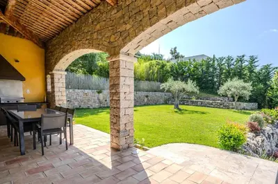 Jardin de l'établissement Villa Biot - Breathtaking views and an enchanting setting