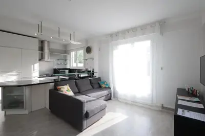 Cuisine ou kitchenette dans l'établissement Le Ben Esta - Apt 6 Prs - calme - proche mer