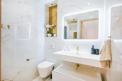 Salle de bains dans l'établissement Two bedrooms with view over the sea