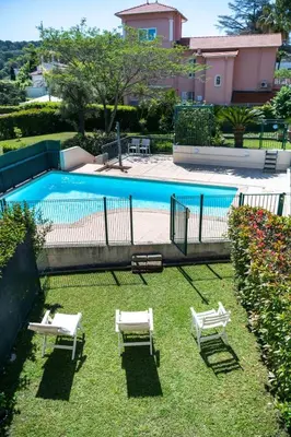 Piscine de l'établissement Two bedroom Cap d' Antibes ou située à proximité