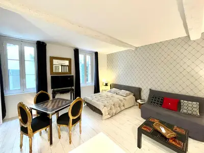 Un ou plusieurs lits dans un hébergement de l'établissement Les Remparts Antibes Location
