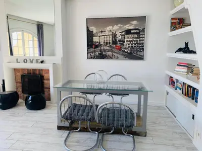 Coin salon dans l'établissement Les Remparts Antibes Location