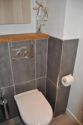 Salle de bains dans l'établissement Le Calme au Centre Ville à 10 minutes à pied de la Croisette et des plages