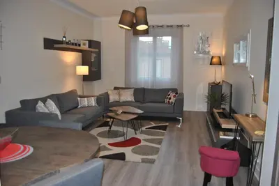 Coin salon dans l'établissement Le Calme au Centre Ville à 10 minutes à pied de la Croisette et des plages