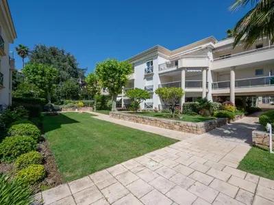 Jardin de l'établissement Apartment Eden Cap by Interhome