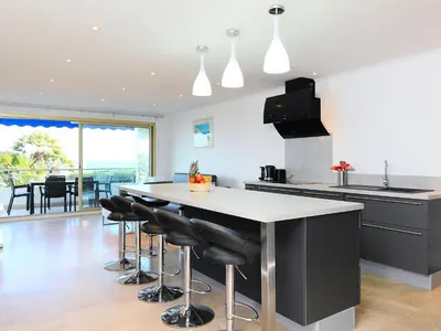 Cuisine ou kitchenette dans l'établissement Apartment Lerins by Interhome
