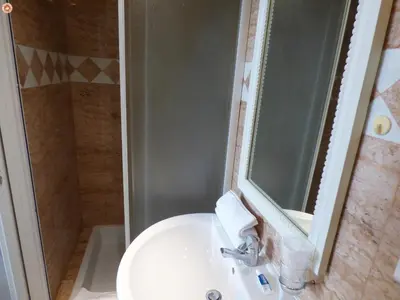 Salle de bains dans l'établissement ALC - MOL6 - 9 min Palais and 5 min Beaches