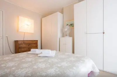 Un ou plusieurs lits dans un hébergement de l'établissement Large 1 Bedroom with Balcony City Centre