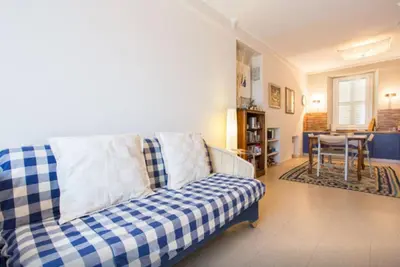 Coin salon dans l'établissement Large 1 Bedroom with Balcony City Centre