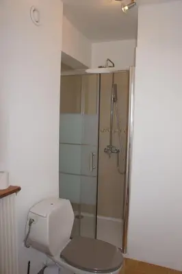 Salle de bains dans l'établissement Le Montana