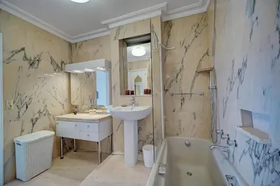 Salle de bains dans l'établissement IMMOGROOM- Huge Terrace - Panoramic Sea View - 1min from Beach