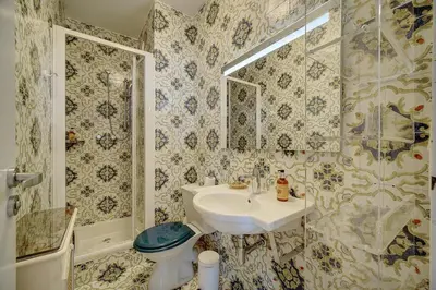 Salle de bains dans l'établissement IMMOGROOM- Huge Terrace - Panoramic Sea View - 1min from Beach