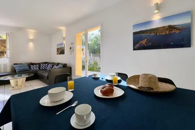 Coin salon dans l'établissement Villa Marinette