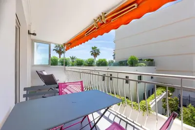Balcon ou terrasse dans l'établissement Moderne appartement 2 chambres1 salle de bain terrasse calmeaperçu mer