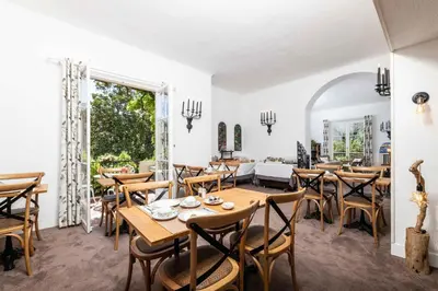 Restaurant ou autre lieu de restauration dans l'établissement Hotel Mas Djoliba