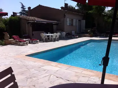Piscine de l'établissement Villa l'Air du temps ou située à proximité