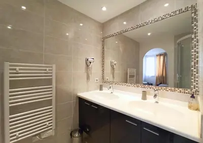 Salle de bains dans l'établissement Viva Riviera 2 Bedrooms 2 Bathrooms Rue Florian