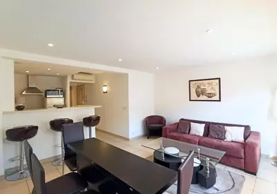 Cuisine ou kitchenette dans l'établissement Viva Riviera 2 Bedrooms 2 Bathrooms Rue Florian