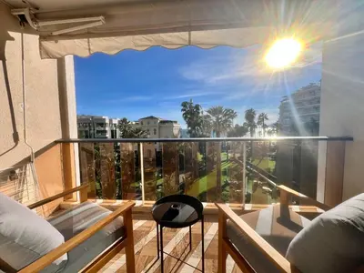 Balcon ou terrasse dans l'établissement Studio Grand hôtel Croisette, by Welcome to Cannes